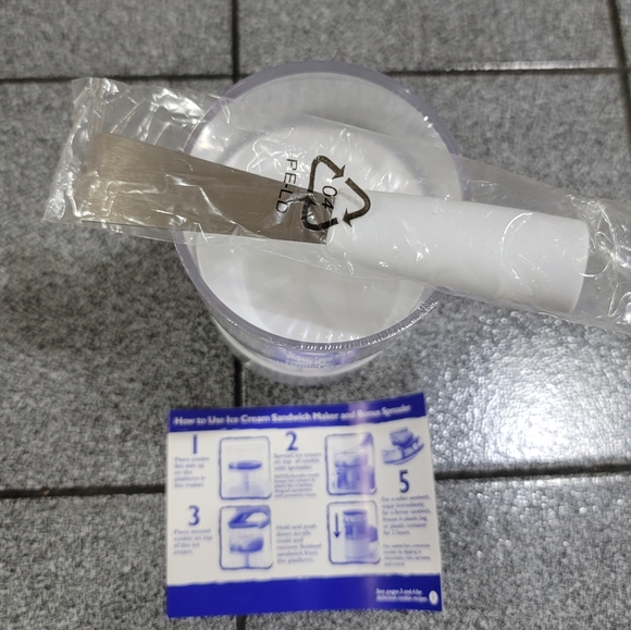 Ice Cream Sandwich Maker. NWOT - Picture 6 of 10